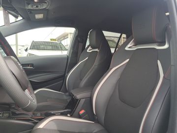 Car image 15