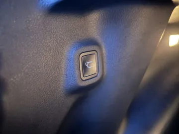 Car image 34