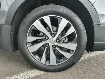 Car image 30