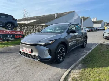 Car image 21