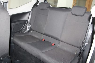 Car image 11