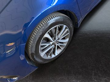 Car image 30