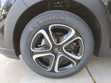 Car image 29