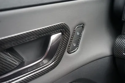 Car image 35