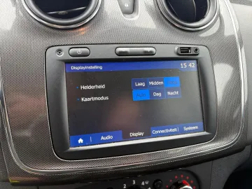 Car image 32