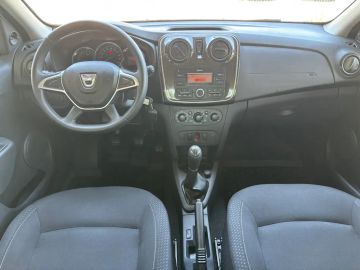 Car image 16