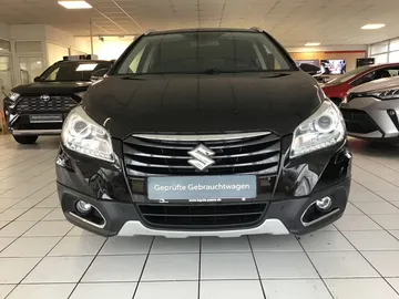 Car image 2