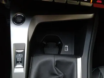 Car image 39