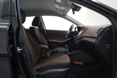 Car image 33