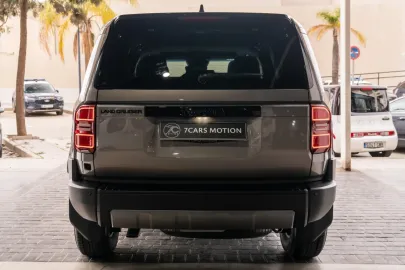 Car image 18
