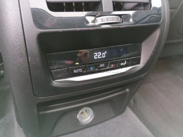 Car image 36