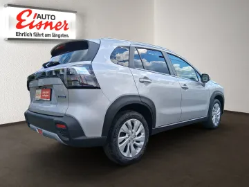 Car image 15