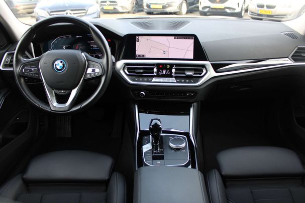 BMW 330e Sport Line 215 kW image number 5