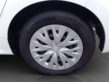 Car image 25