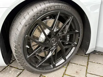 Car image 31