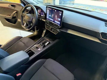 Car image 33