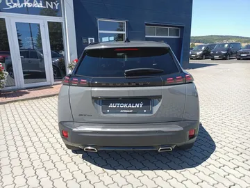 Car image 26