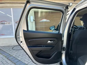 Car image 34