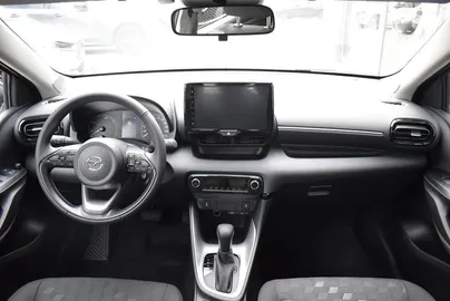 Car image 21