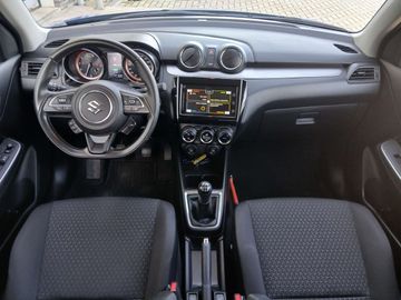 Car image 11