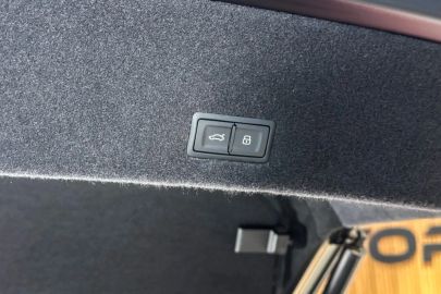Car image 36