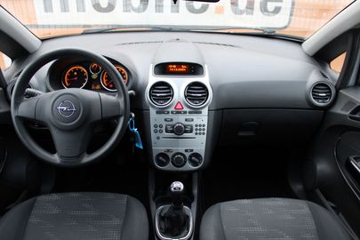 Car image 13