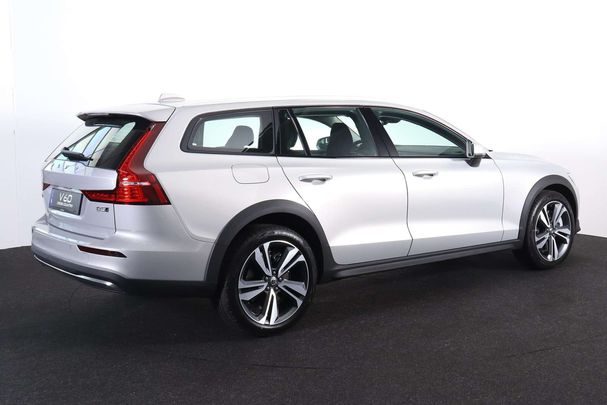 Volvo V60 Cross Country AWD B5 184 kW image number 4