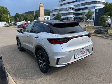 Car image 4