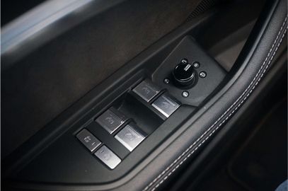 Car image 36