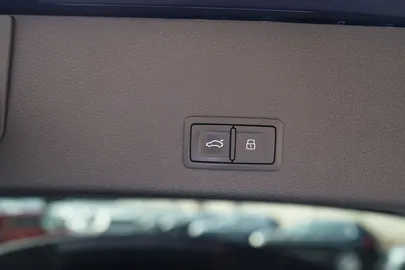 Car image 39