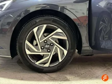 Car image 29