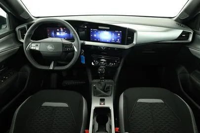 Car image 30