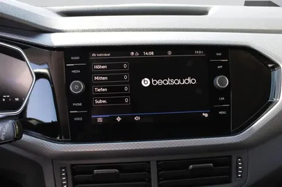 Car image 24