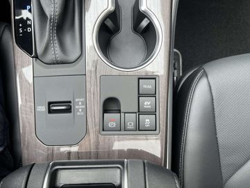 Car image 37