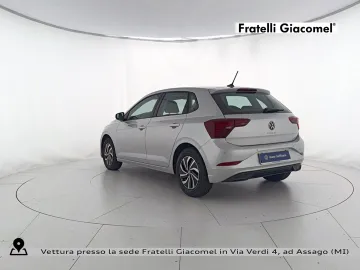 Car image 4
