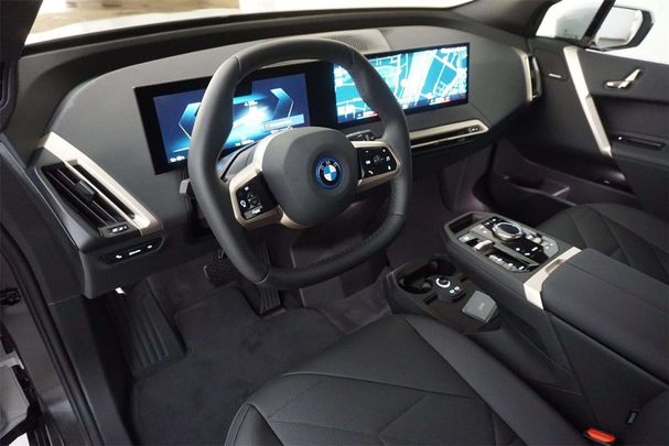 BMW iX xDrive40 240 kW image number 2