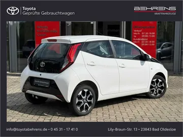 Car image 2