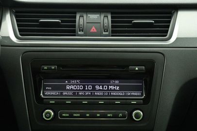 Car image 26