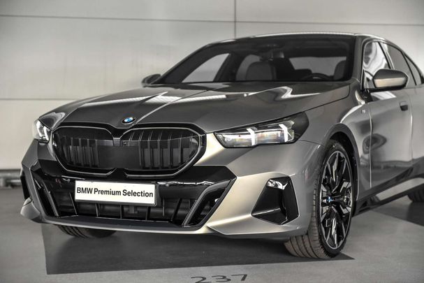 BMW 520i 140 kW image number 1