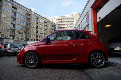 Car image 4