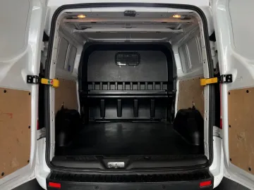 Car image 27
