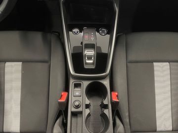 Car image 26