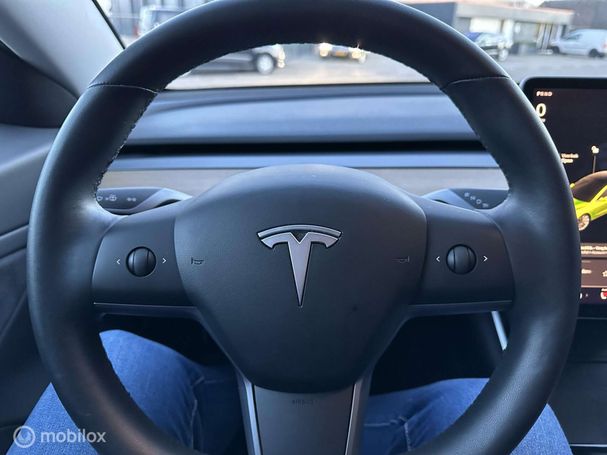 Tesla Model 3 60 Plus 239 kW image number 15