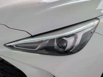 Car image 24
