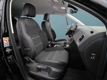 Car image 25