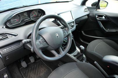 Car image 14