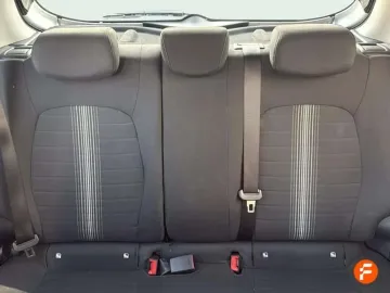 Car image 27