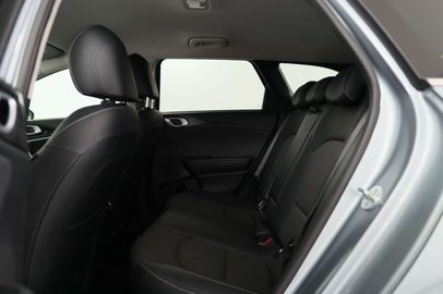 Car image 26