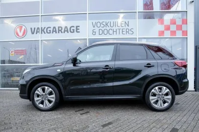 Car image 4