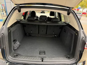 Car image 34